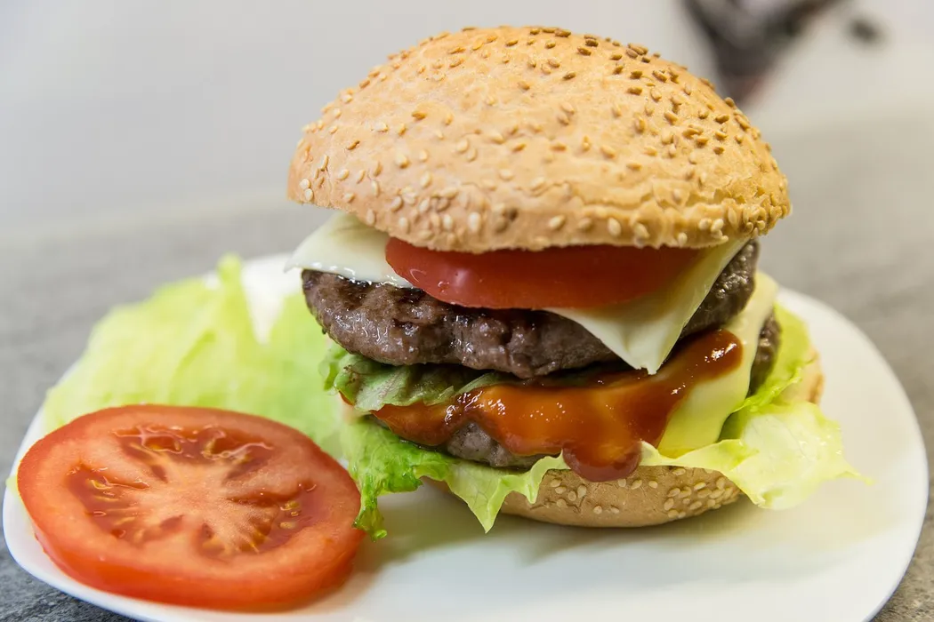 Burgery w duchu slow food – jak je przygotować?